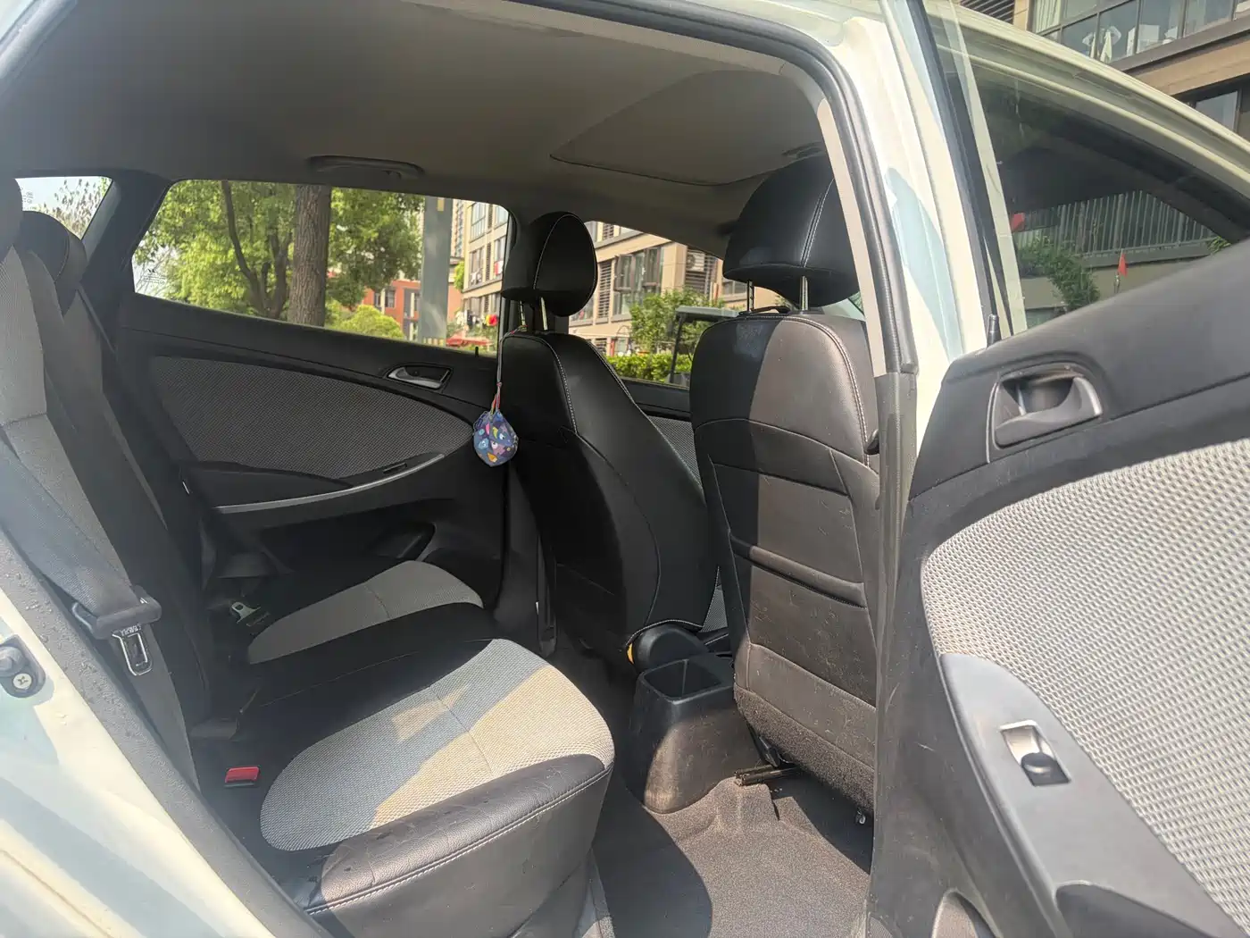 Hyundai Reina 2015 2014 Model 1.4L Automatic GLX