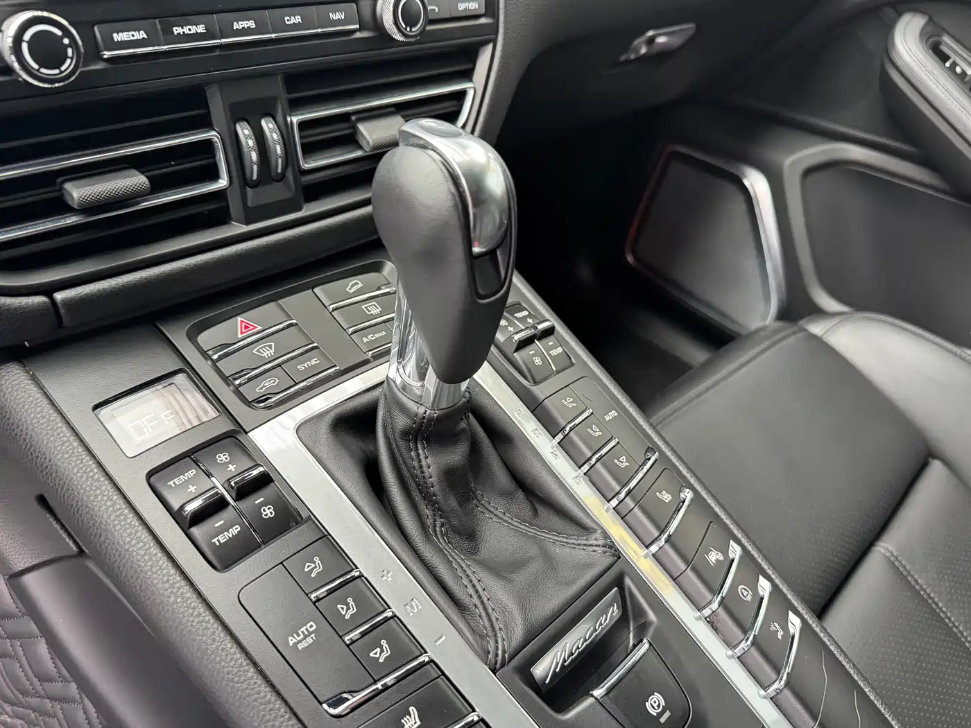Porsche Macan 2021 Macan 2.0T фото 20