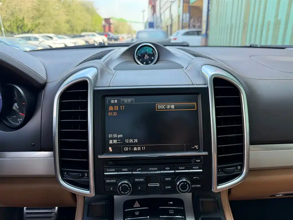 صورة 6 - Porsche Cayenne