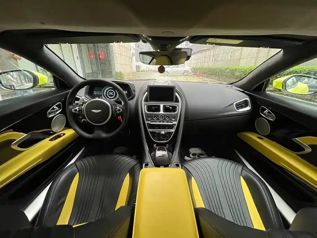 Aston Martin DB11 2019 2019 4.0T V8 Volante
