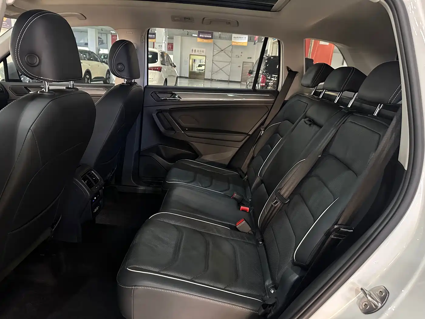 Volkswagen Tiguan L 2021 330TSI Automatic 2WD R-Line Flagship фото 11