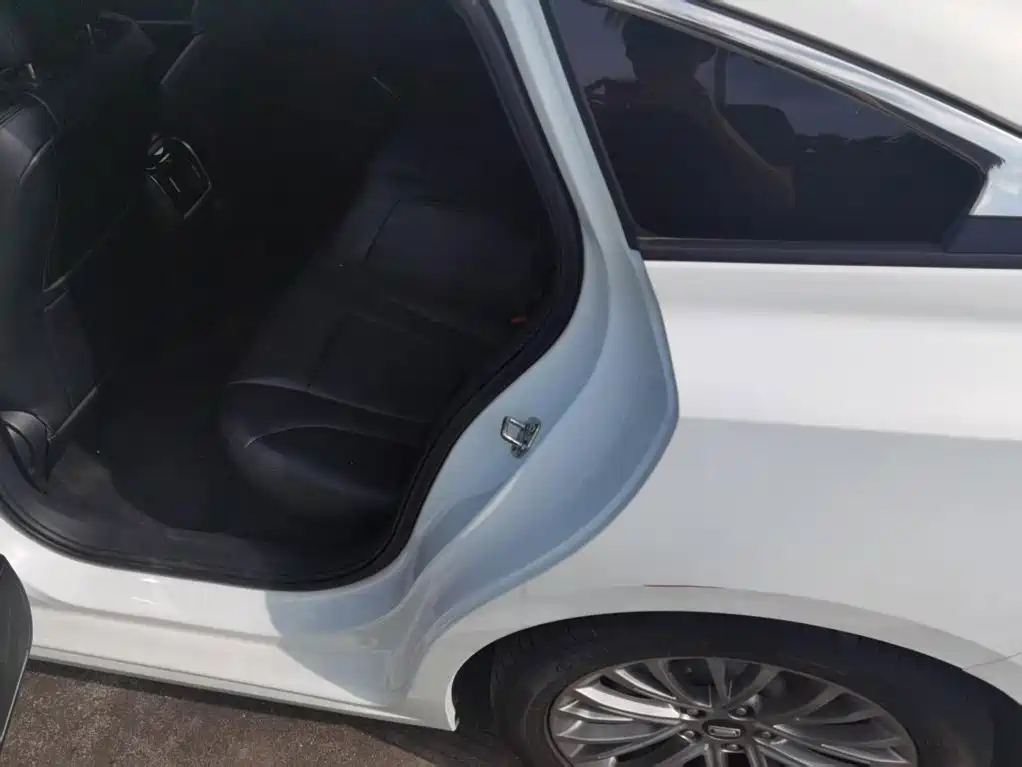Фото 5 - Besturn B70