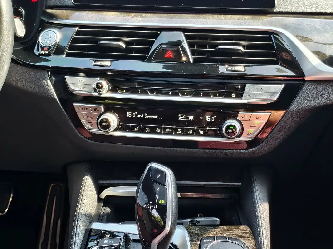 BMW 5 Series 2018 Facelift 530Li Leading M Sport Package фото 8