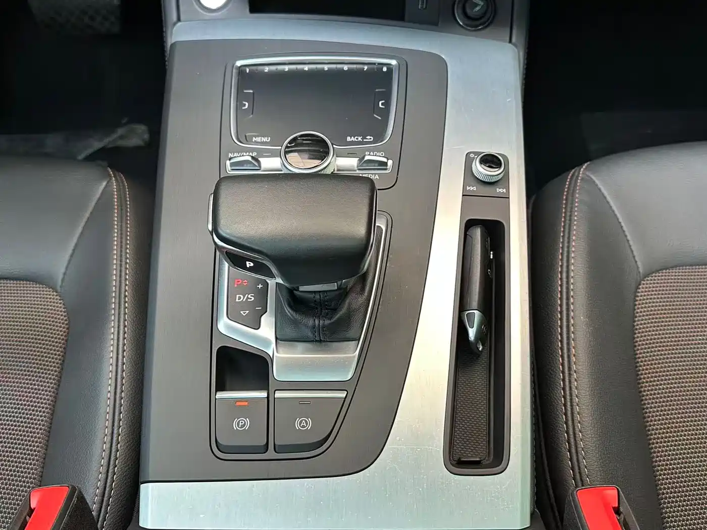 Audi Q5L 2018 2018 40 TFSI Prestige Fashion (China V)