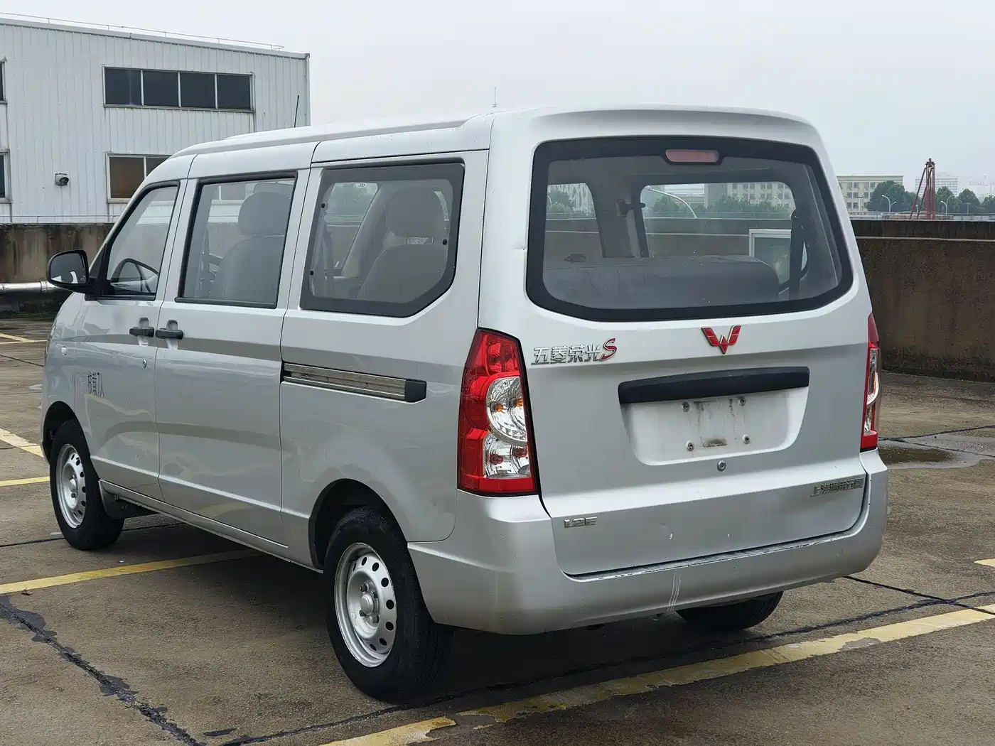 Wuling Motors Wuling Rongguang 2020 2020 1.2L S Basic Model China VI