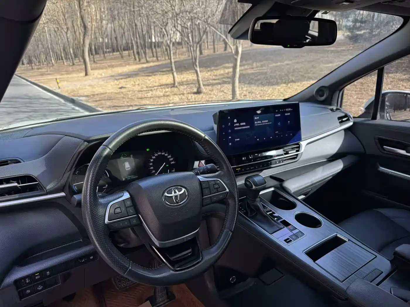Toyota Sienna 2023 2.5L Hybrid Premium Edition фото 6