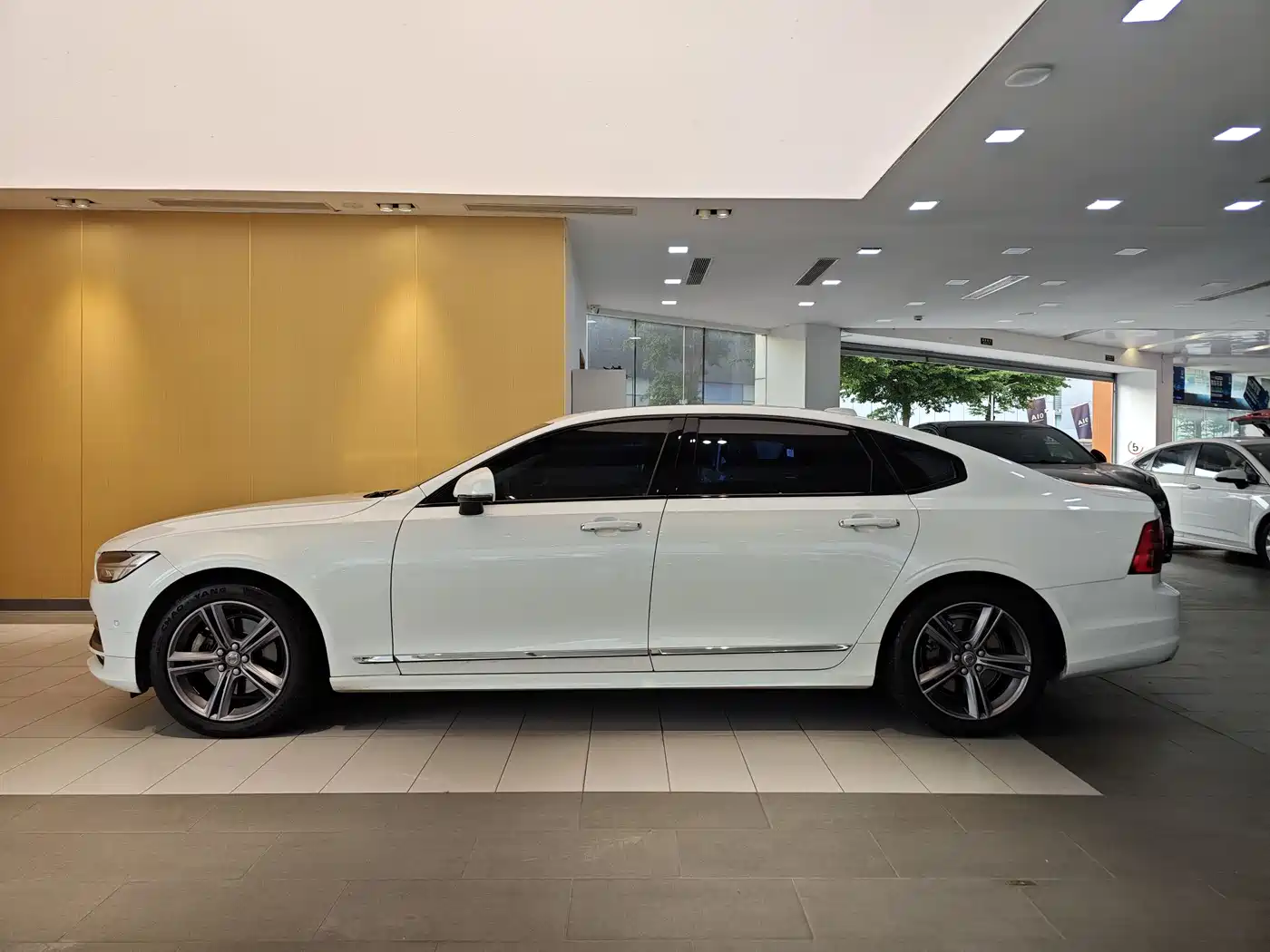 Фото 7 - Volvo S90