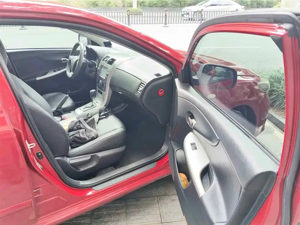 Photo 12 - Toyota Corolla