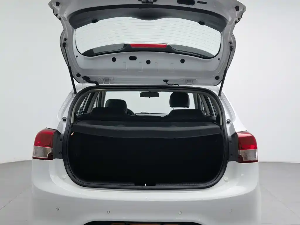 Photo 16 - Kia K2