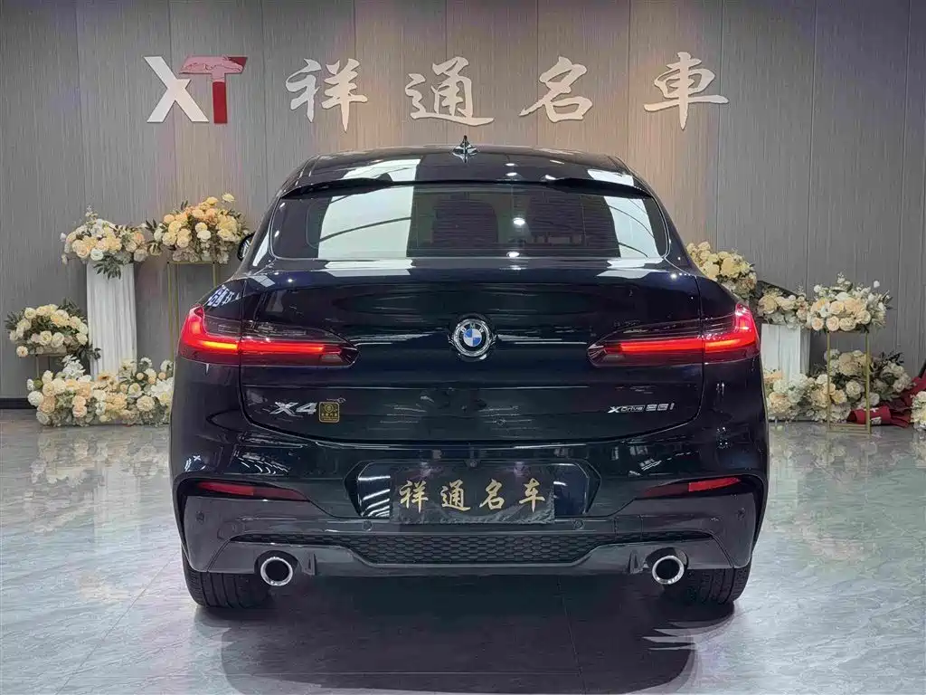 Фото 19 - BMW X4