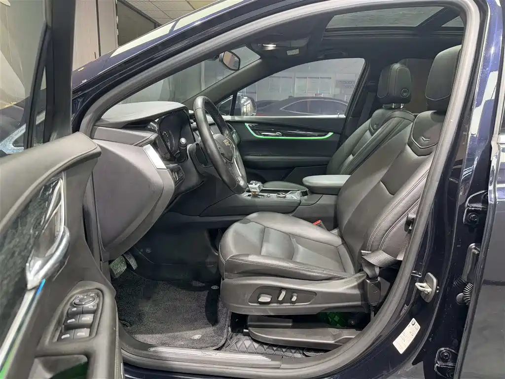 Фото 5 - Cadillac XT5