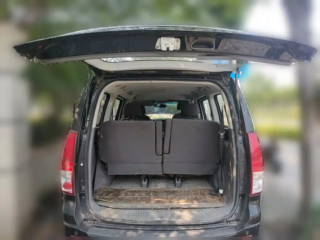 Dongfeng Fengxing Fengxing CM7 2015 2014 2.4L Manual Business Edition