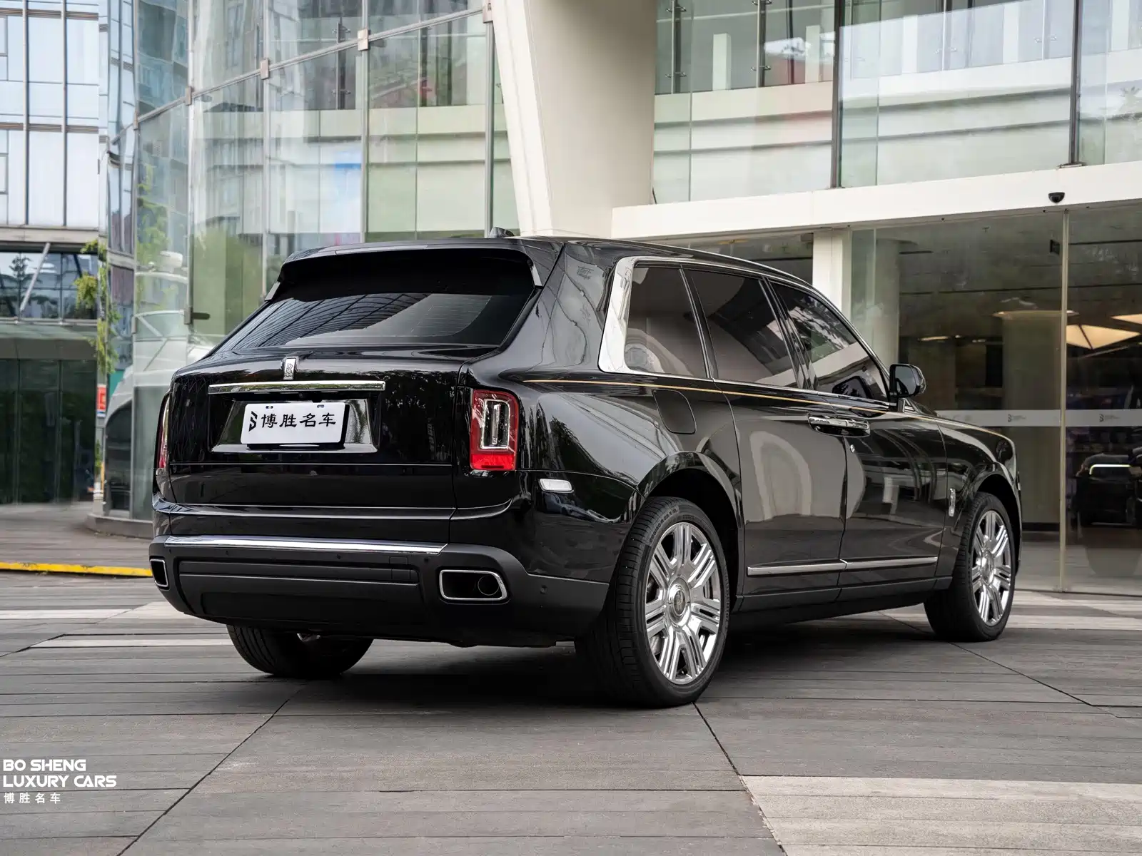 Фото 5 - Rolls-Royce Cullinan