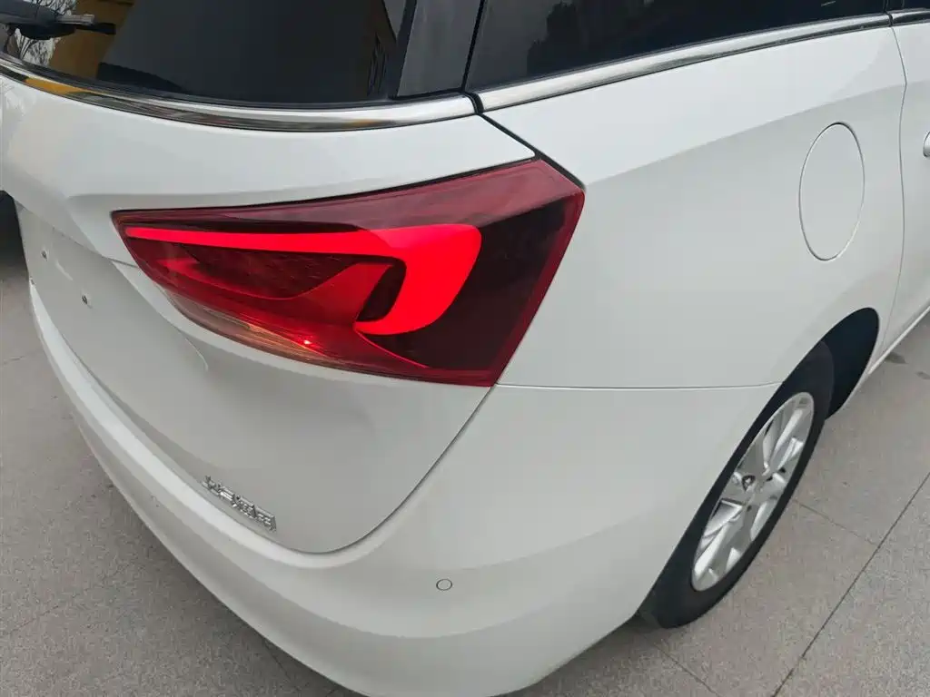 Buick GL6 2019 18T 6-seat Elite China VI фото 24