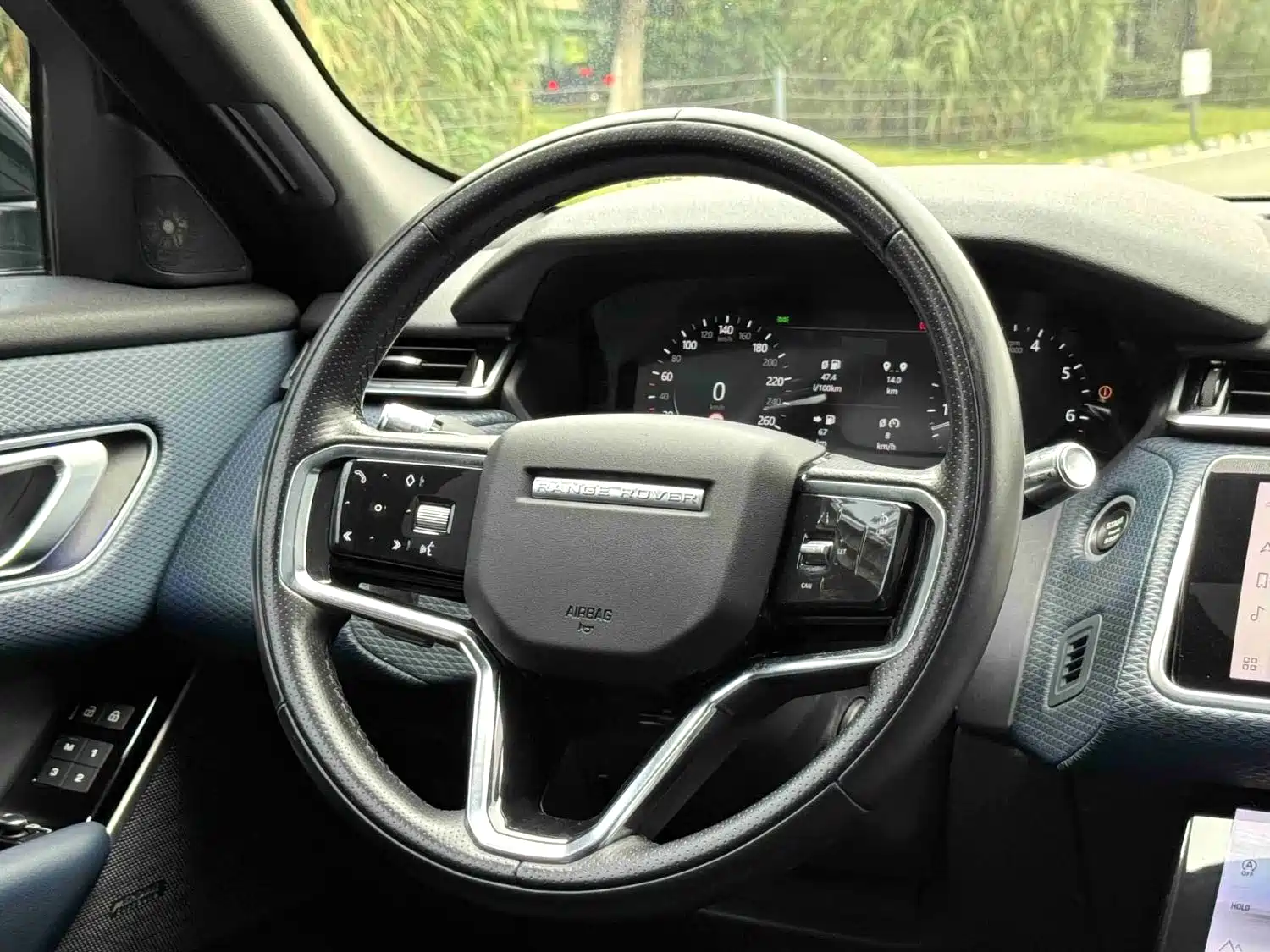 صورة 5 - Land Rover Range Rover Velar