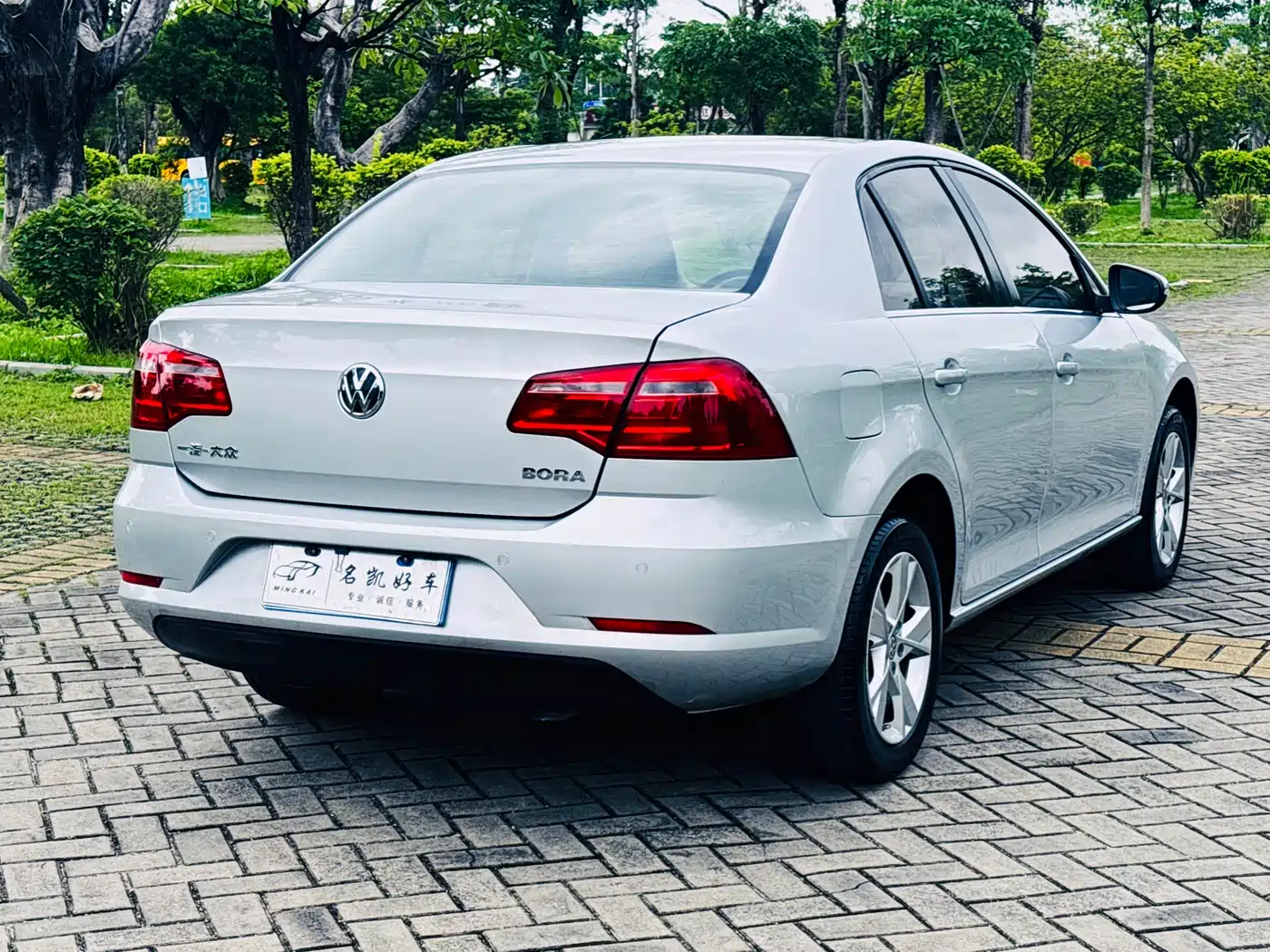 Volkswagen Bora 2014 1.6L Automatic Comfort Edition фото 7