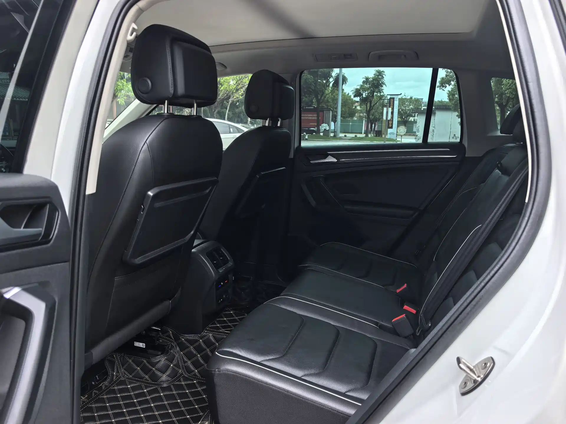 صورة 6 - Volkswagen Tiguan