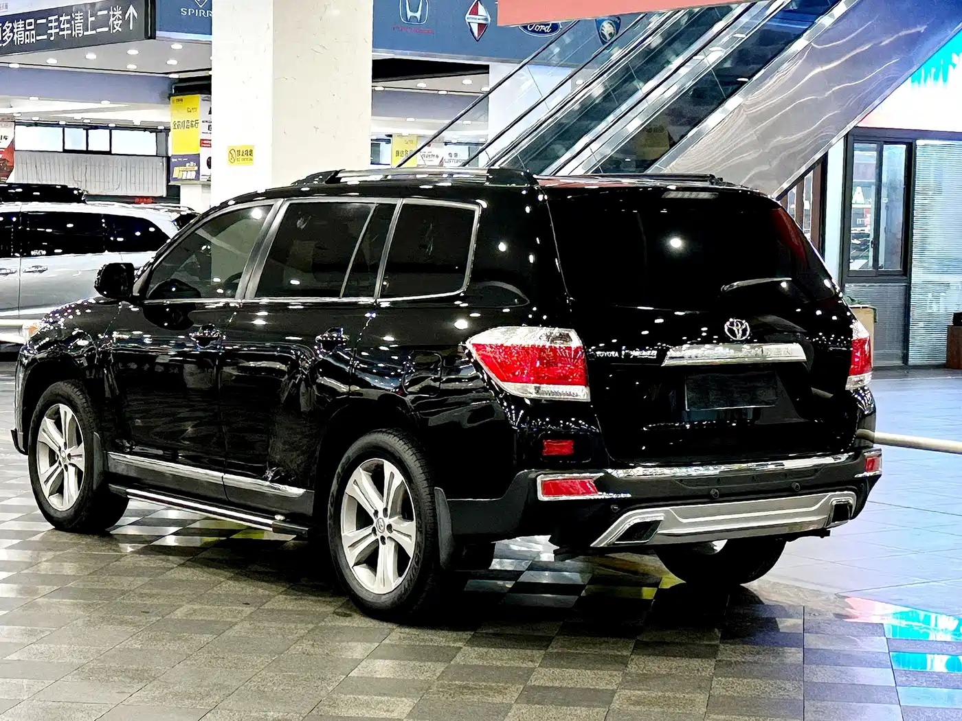 Фото 4 - Toyota Highlander
