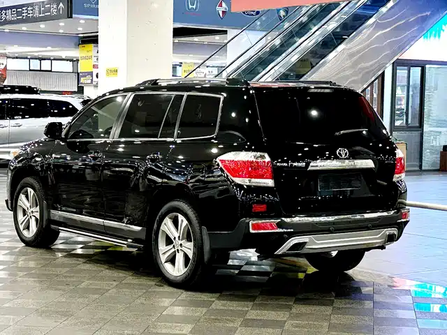 Toyota Highlander 2012 2.7L 2WD 7-Seater Luxury Navigation Edition — фото 4