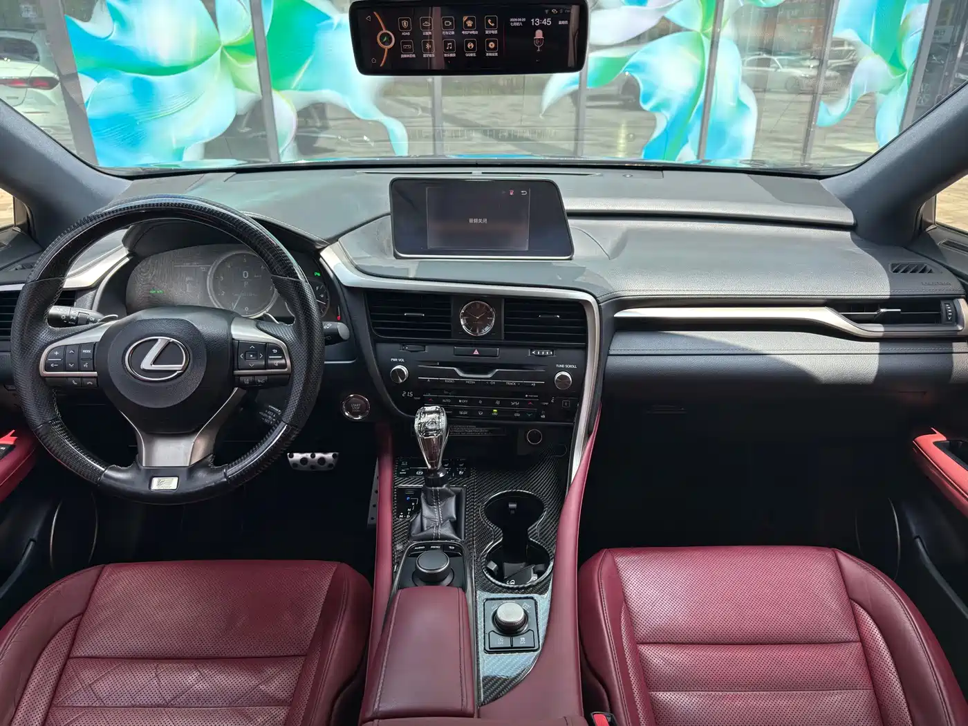 Фото 16 - Lexus RX