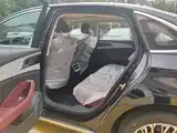 Фото 4 - Hongqi H5