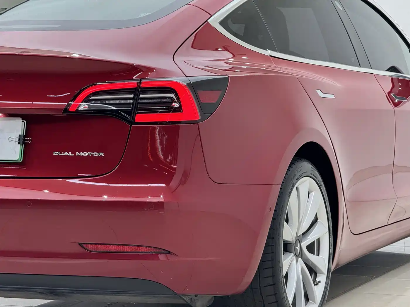 Tesla Model 3 (Import) 2019 2019 Long Range All-Wheel Drive Edition