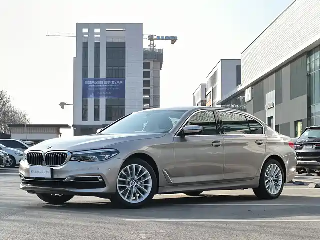 BMW 5 SERIES