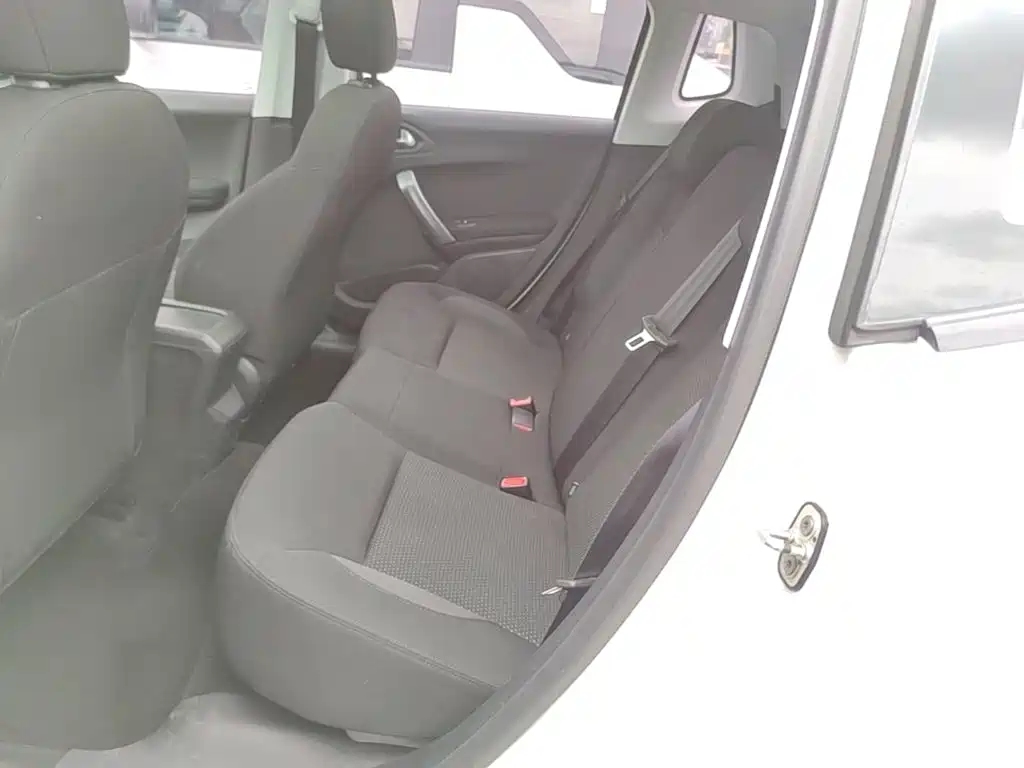 Peugeot 2008 2016 2014 1.6L Automatic Fashion Edition