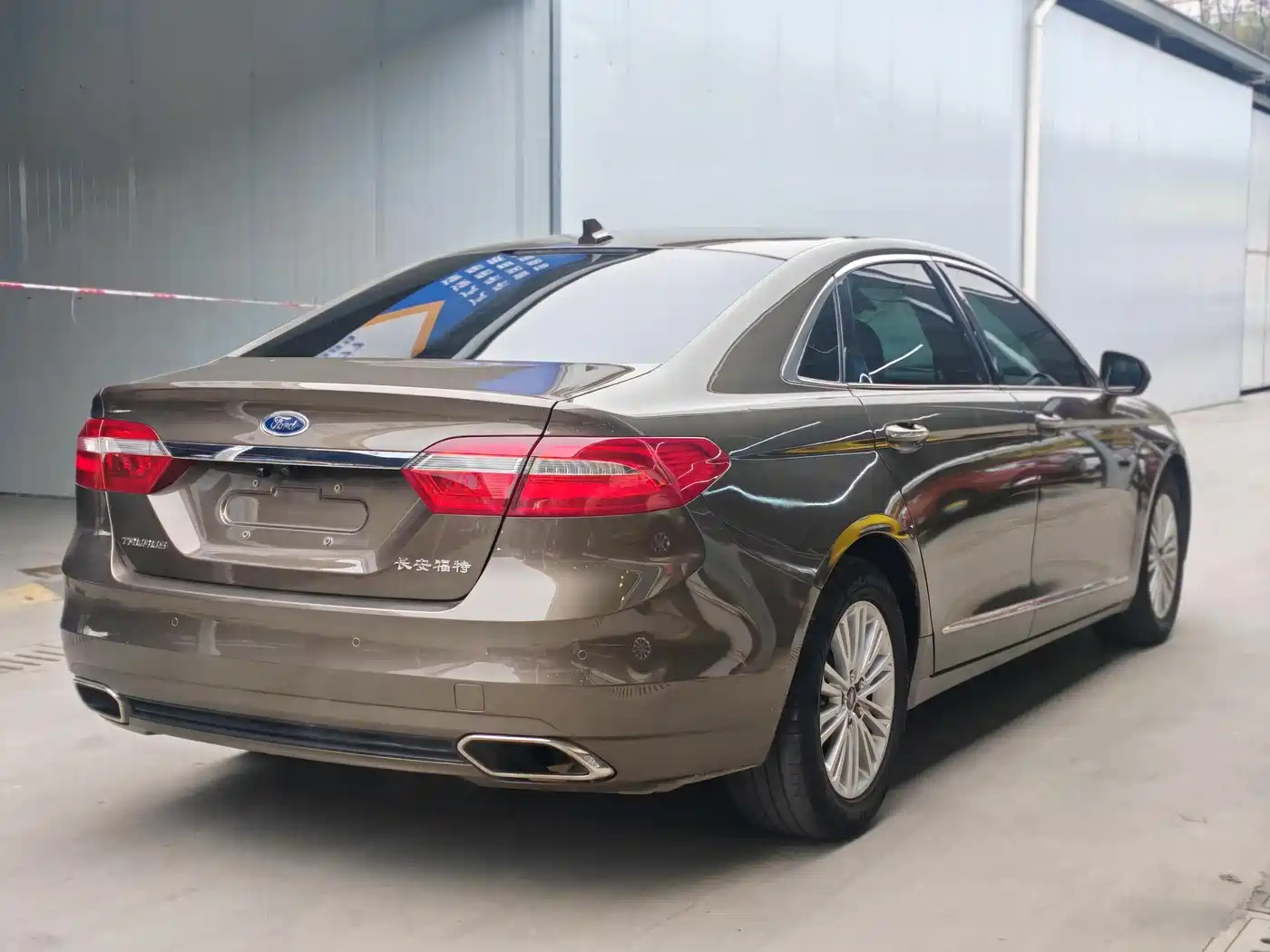 FORD TAURUS