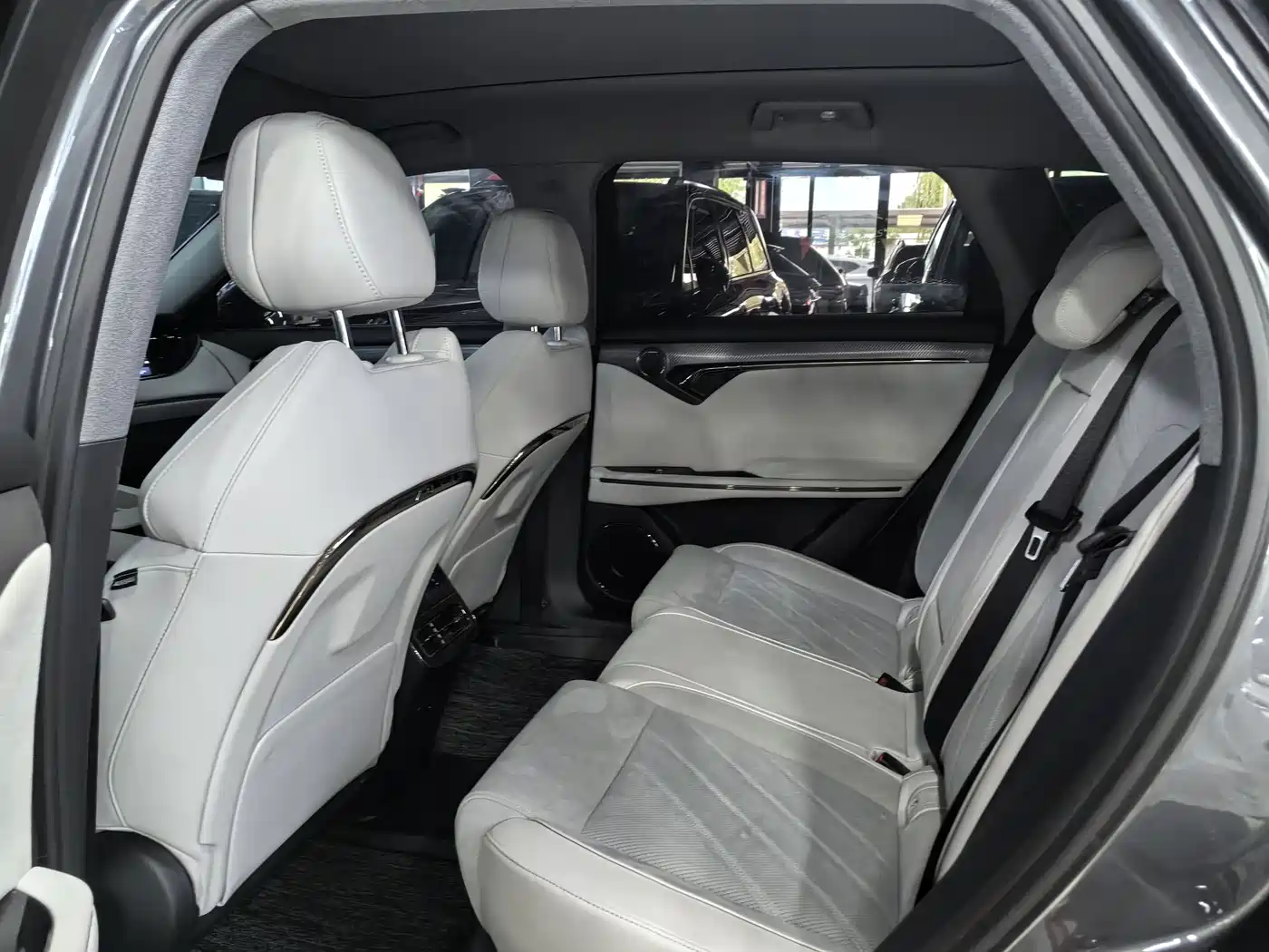 Voyah Auto VOYAH FREE 2025 318 259km 4WD Explorer Edition фото 8