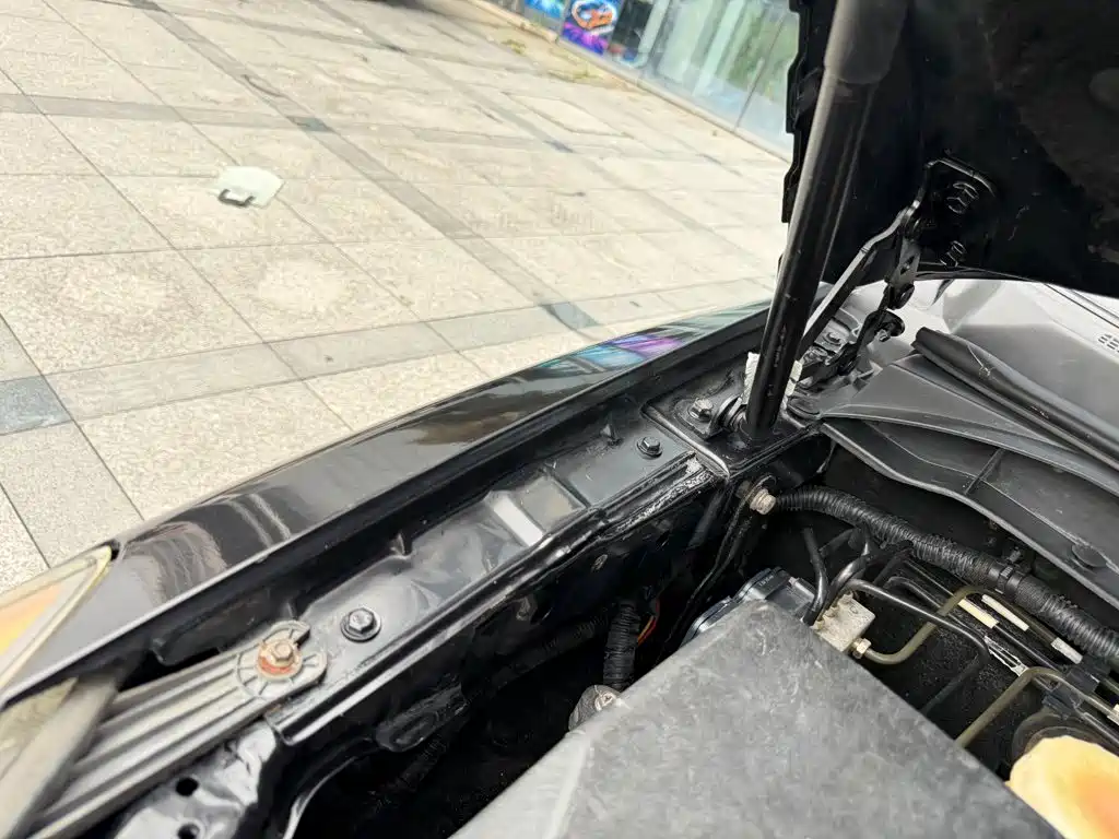 Jiangling Yusheng S350 2014 2014 2.4T Automatic 2WD Diesel Luxury Sunroof 7-seater