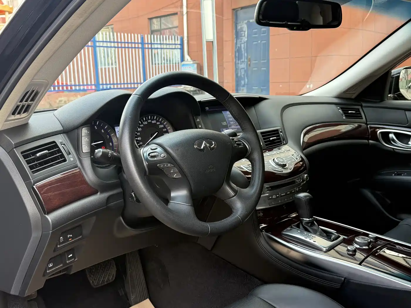 Infiniti Q70 2015 Q70L 3.5L Hybrid Premium фото 10
