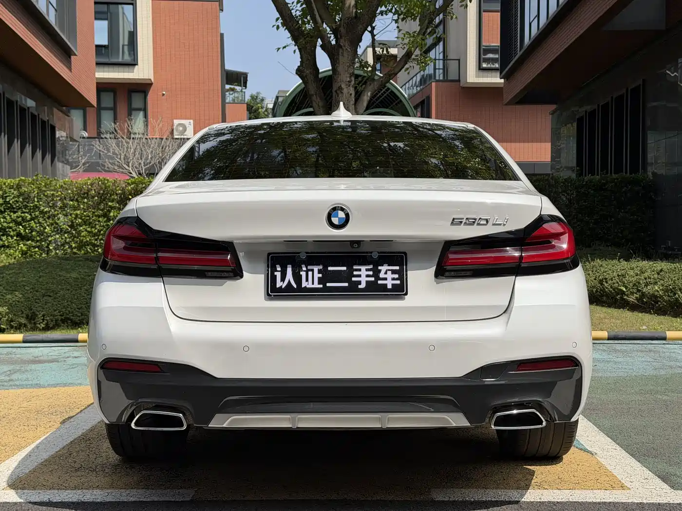 BMW 5 Series 2021 530Li Leading M Sport Package фото 18