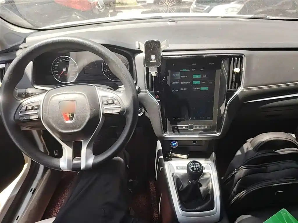 Roewe i6 2019 2020 PLUS 1.6L Manual 4G Connected Glory Flagship Edition