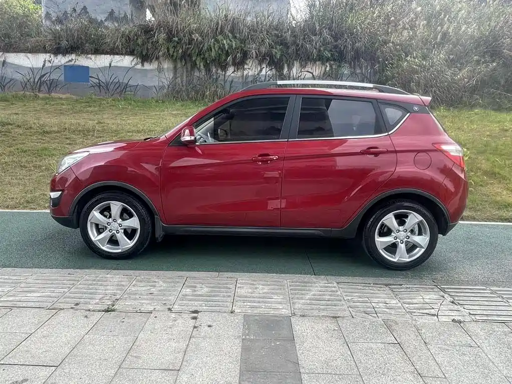 Photo 3 - Changan CS35
