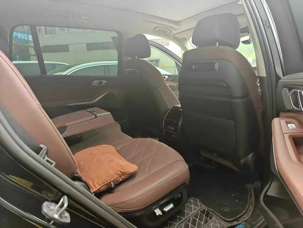 BMW X7 2024 2023 xDrive40i Leading Luxury Package