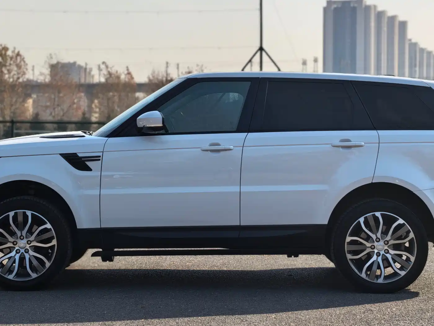 Land Rover Range Rover Sport 2014 3.0 SC V6 HSE фото 4