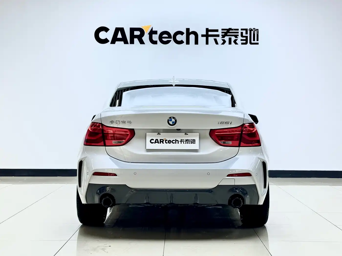 BMW 1 Series 2022 125i M Sport Shadow Edition фото 4