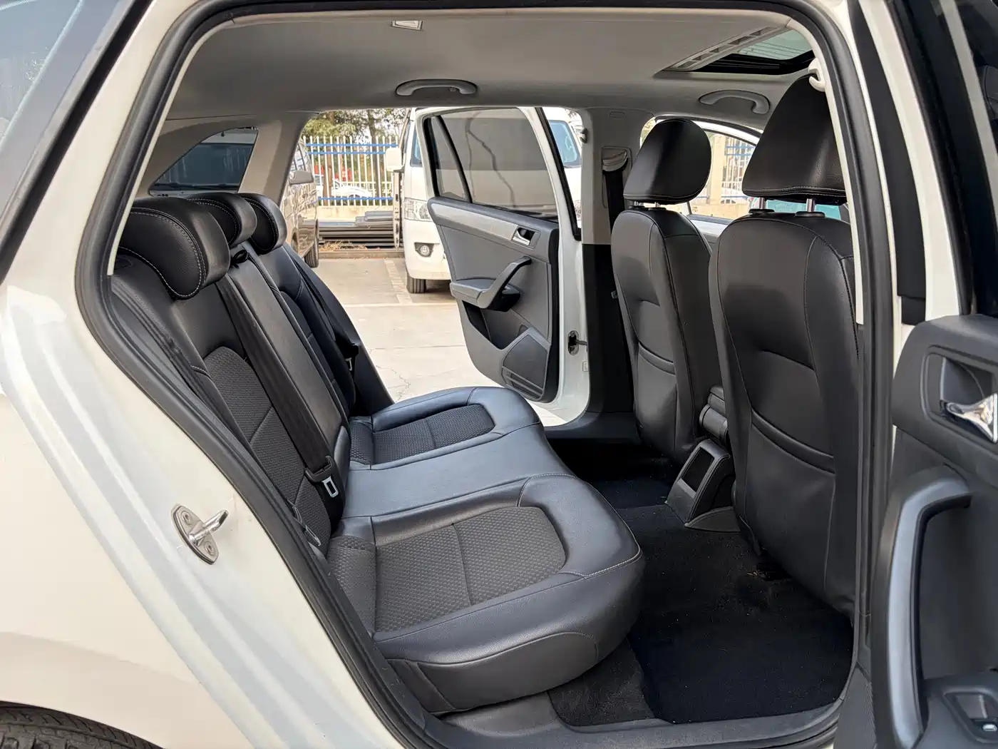 Volkswagen Santana 2015 Gran Santana 1.6L Automatic Luxury фото 13