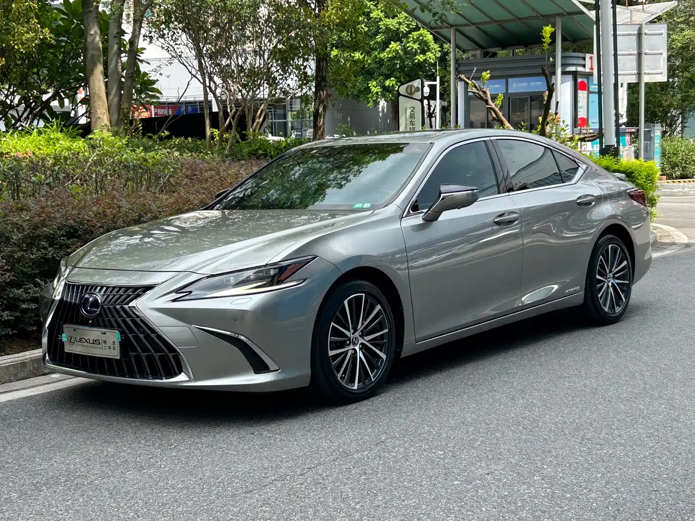 Lexus ES 2022 300h Ultimate Edition