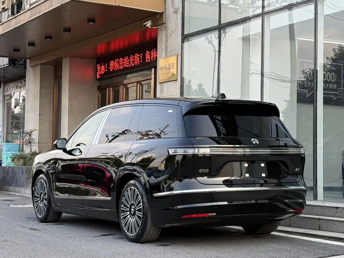 NIO ES8 2025 Model 6-Seat Executive Luxury Edition фото 4