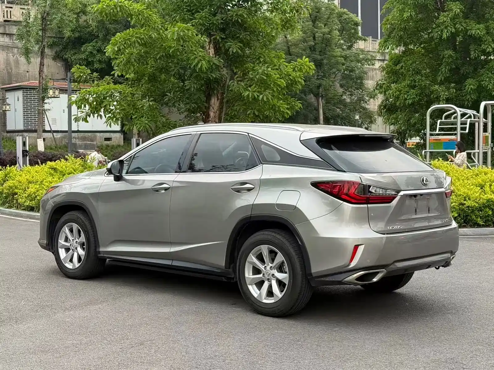 Photo 4 - Lexus RX
