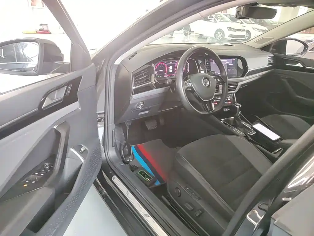 Photo 16 - Volkswagen Sagitar