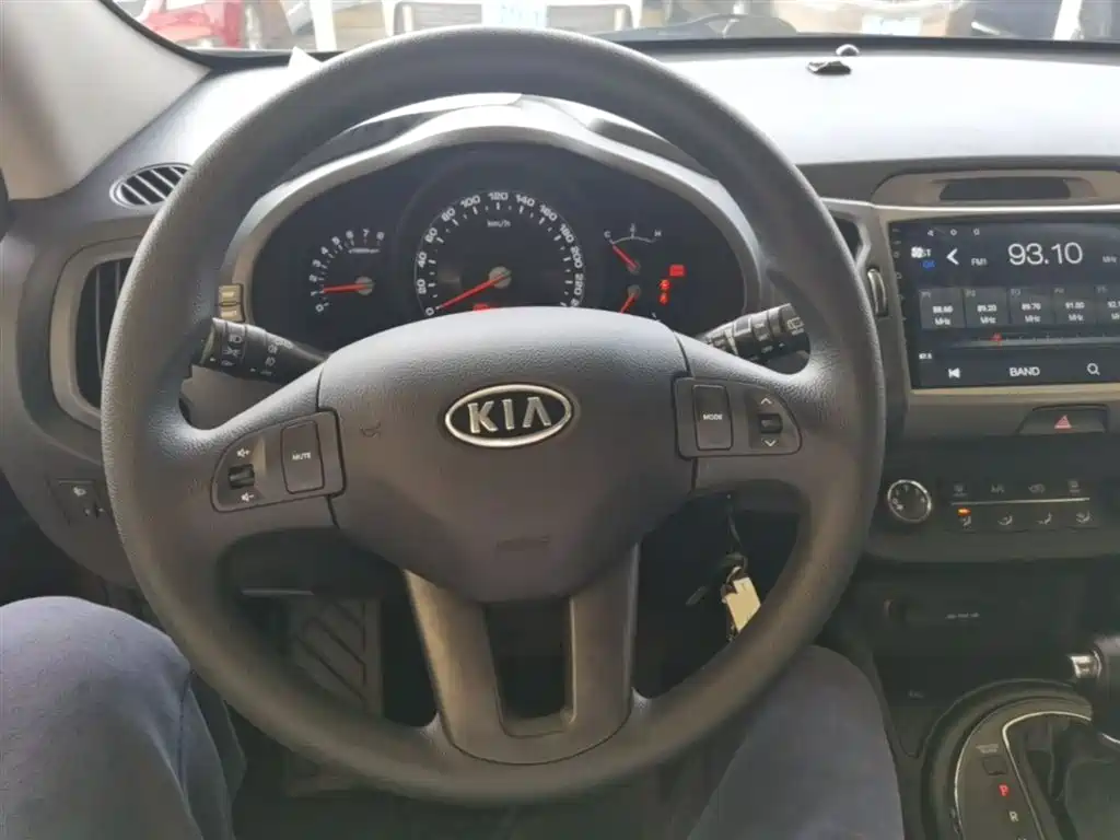 Kia Sportage 2014 2.0L Automatic 2WD GL Edition фото 11