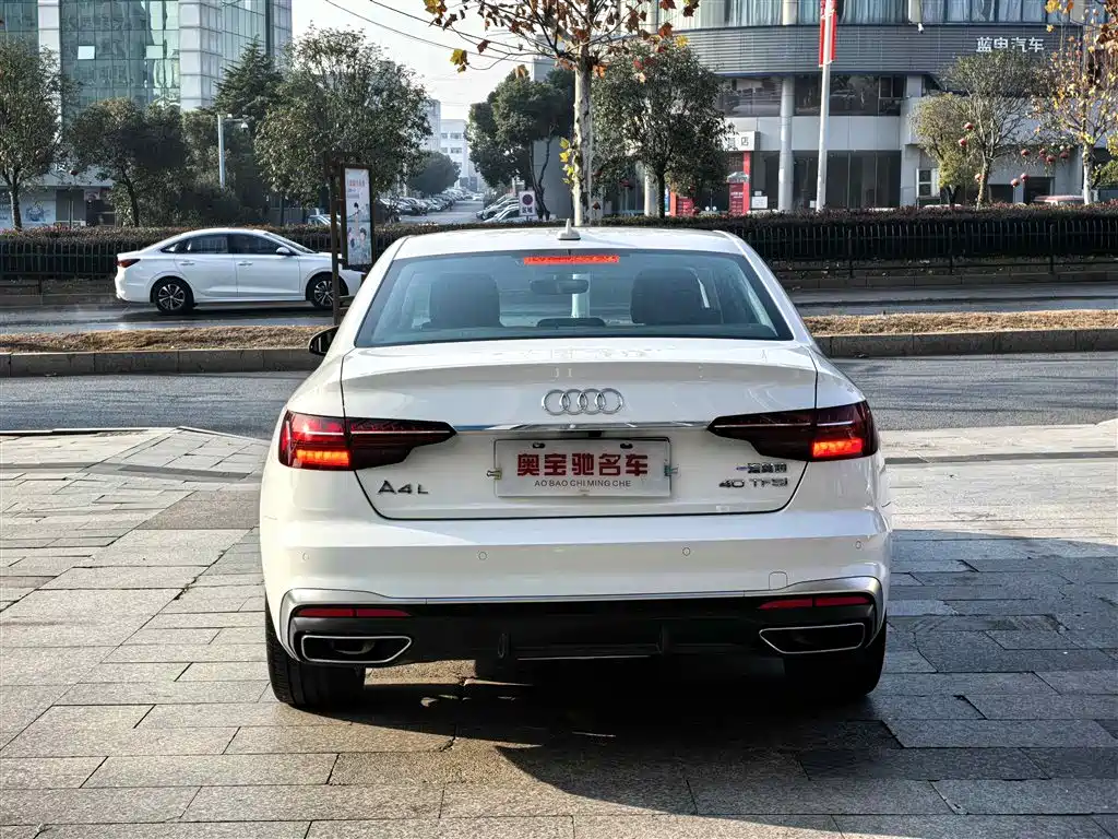 Audi A4L 2022 40 TFSI Fashion Dynamic фото 8