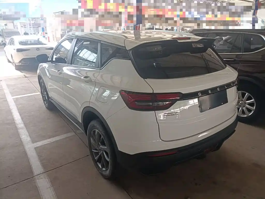 Фото 5 - Geely Coolray