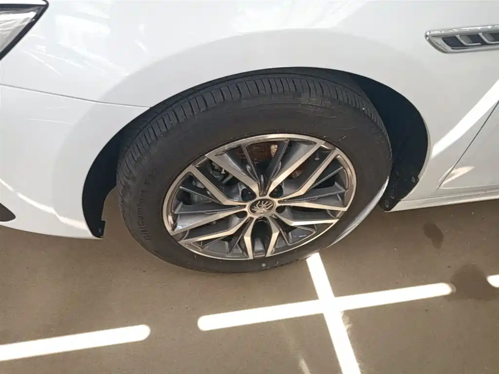 BYD Qin PLUS 2024 Glory Edition EV 510KM Leading фото 23