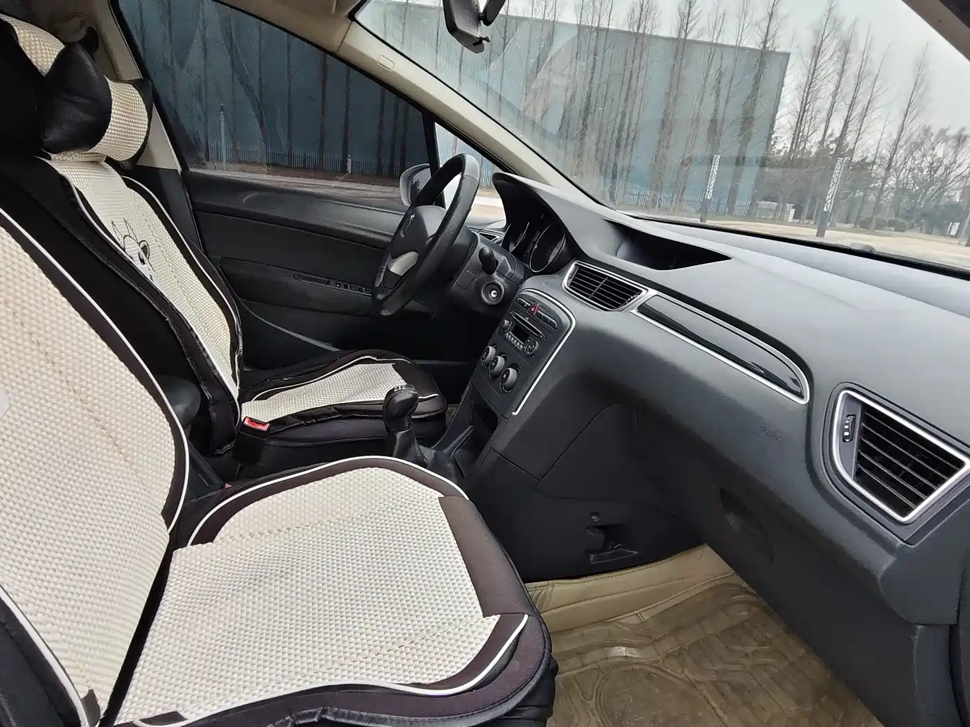 Peugeot 308 2013 Model 1.6L Manual Trend Style фото 7