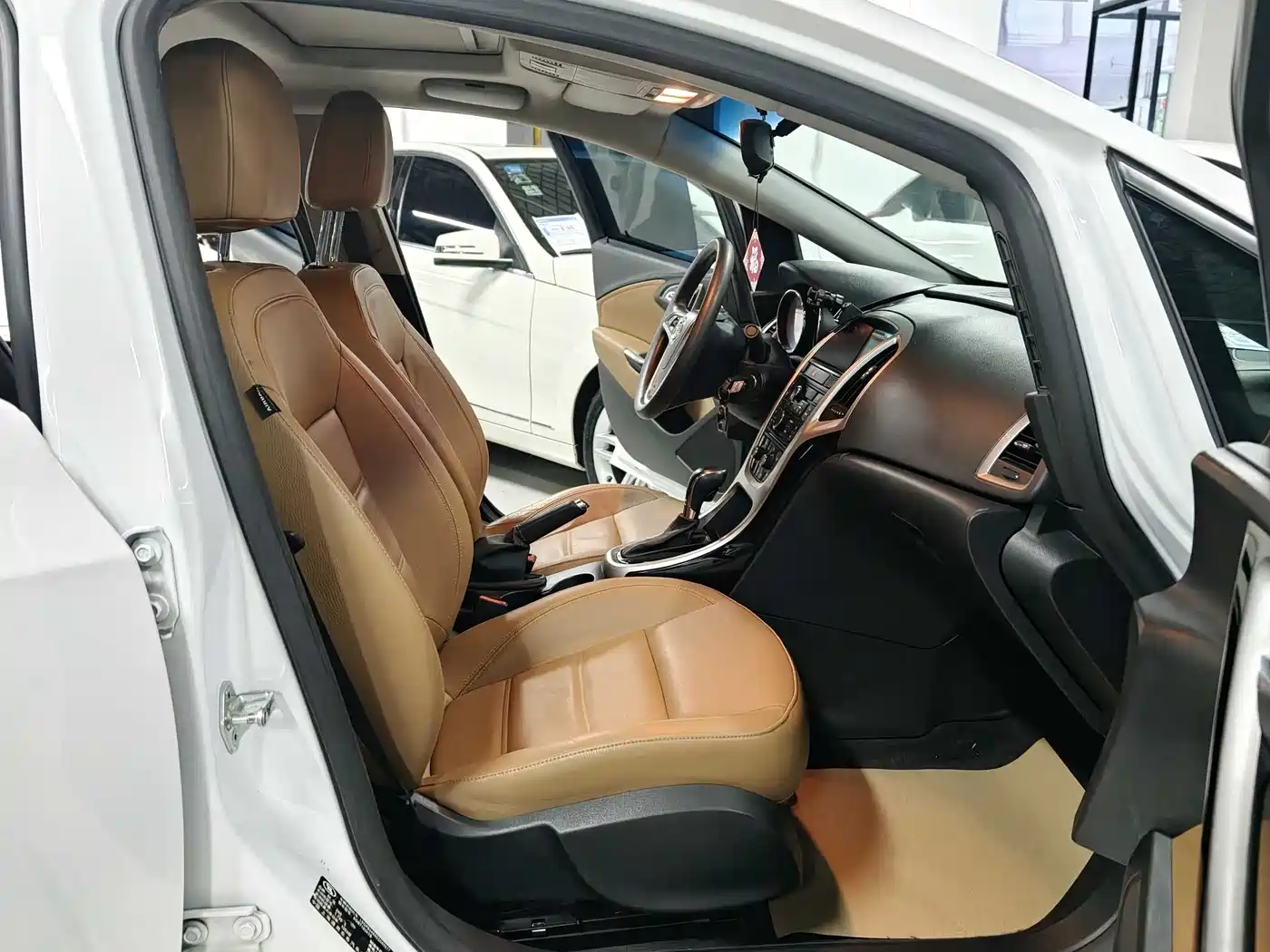 Buick Excelle 2013 GT 1.8L Automatic Fashion Edition фото 8