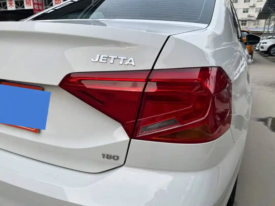 Volkswagen Jetta 2017 1.5L Manual Fashion фото 13